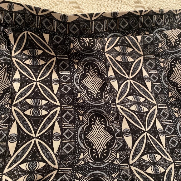 Chic Silky Shorts - Picture 2 of 8